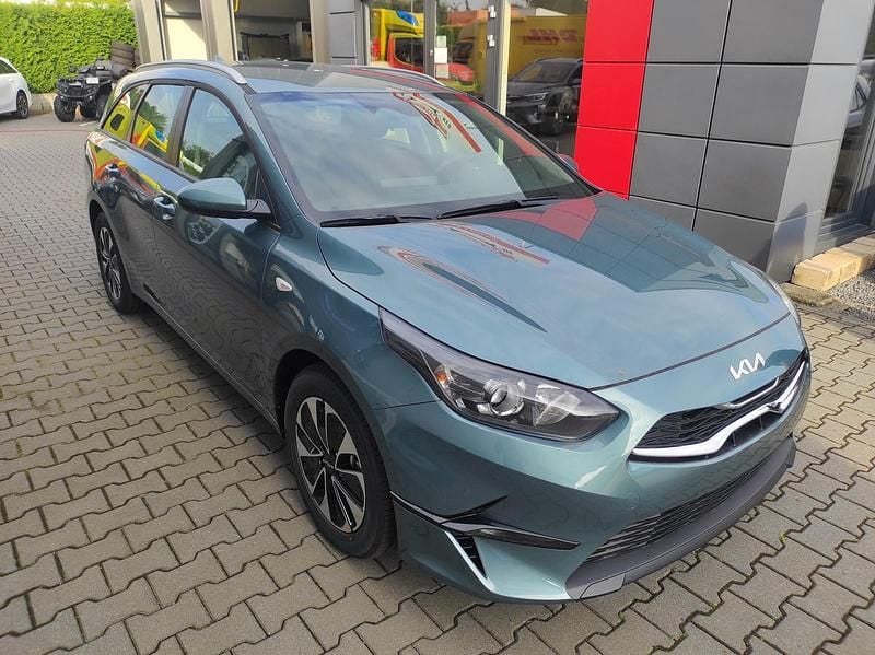 Gebraucht Kia Ceed Sportswagon 140 PS (102 kW) 2024 Blau Kombi