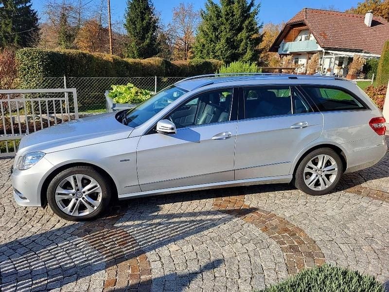 Gebraucht Mercedes E200 Avantgarde 136 PS (100 kW) 2011 Silber Kombi