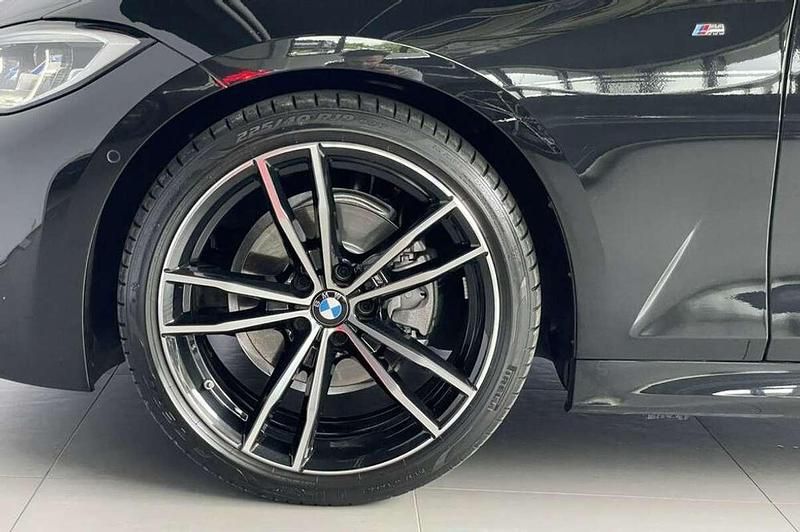 Gebraucht BMW 320 Sport Line 190 PS (139 kW) 2022 Schwarz Limousine