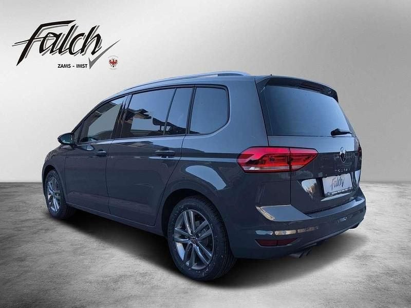 Neu VW Touran 150 PS (110 kW) 2025 Mittelgrau  metallic Van / Kleinbus