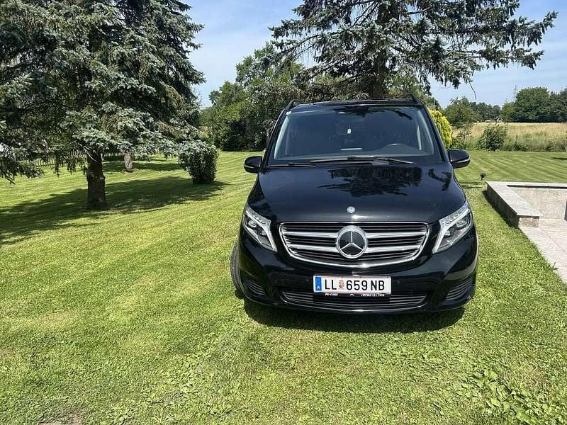 Schwarz Gebraucht 2016 Mercedes E250 Exclusive Kombi | € 32.000 (Fairer Preis) - Bild 1/4