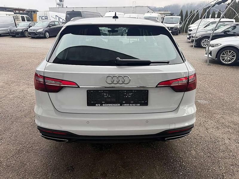 Gebraucht Audi A4 Design 163 PS (119 kW) 2022 Weiß Kombi