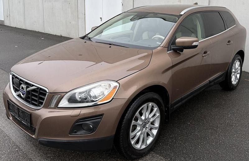 Braun Gebraucht 2009 Volvo XC60 Summum SUV | € 9.990 (Guter Preis) - Bild 1/4