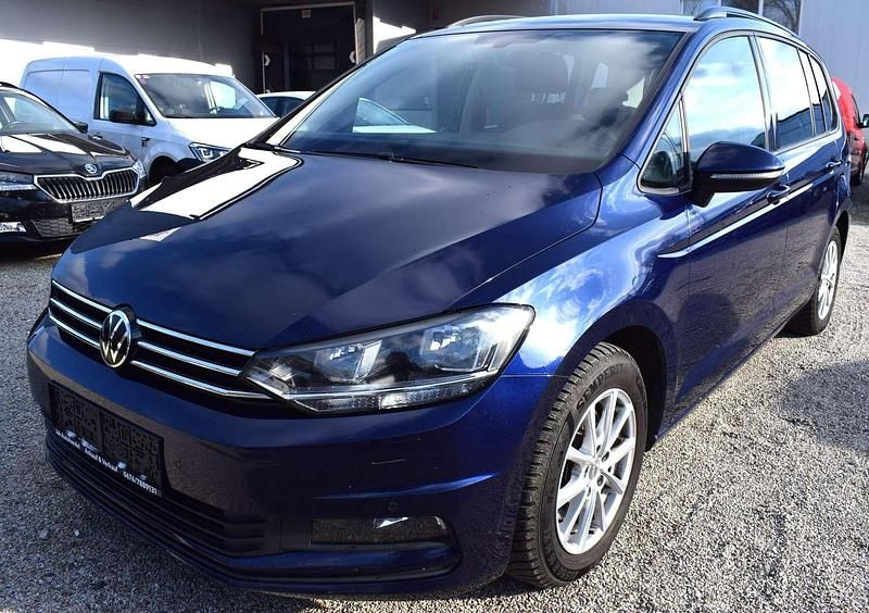 Blau Gebraucht 2020 VW Touran Comfortline Van / Kleinbus | € 18.900 (Superpreis) - Bild 1/4