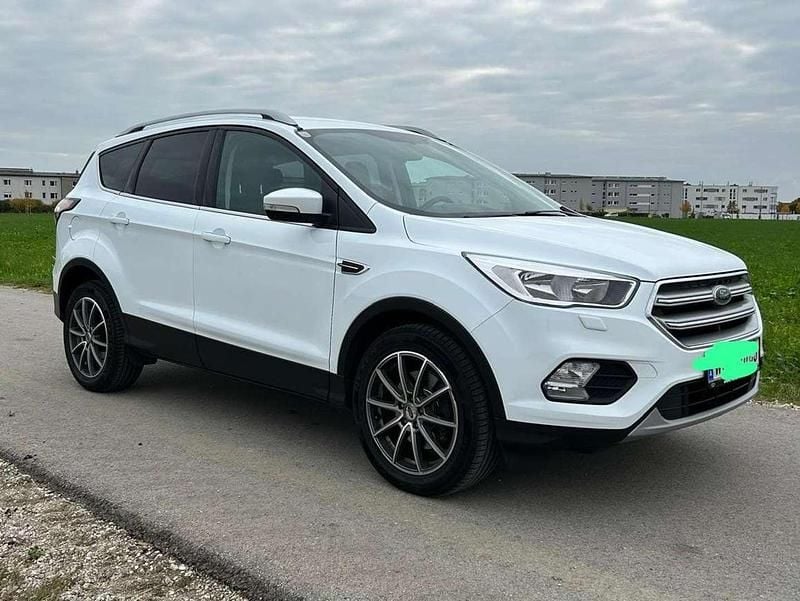 Gebraucht Ford Kuga Trend 120 PS (88 kW) 2019 Weiß SUV