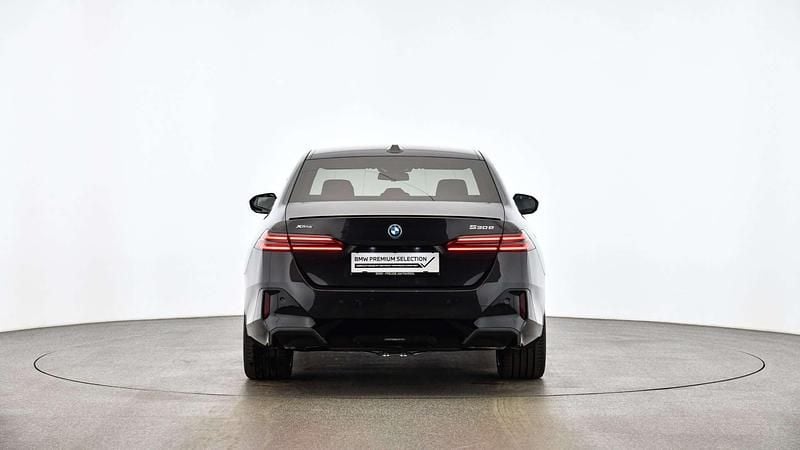 Gebraucht BMW 530e Shadowline 190 PS (139 kW) 2025 Sophistograu brillanteffekt Limousine