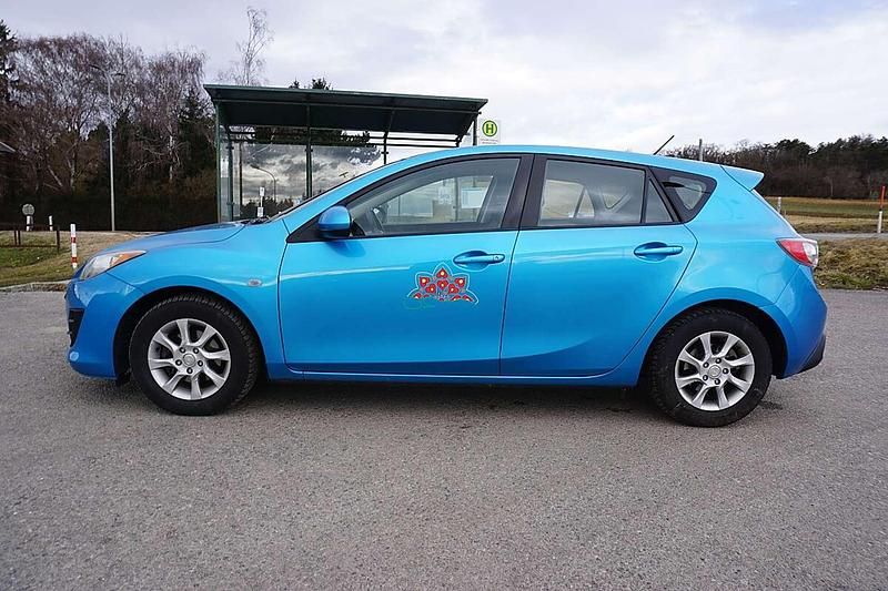 Gebraucht Mazda 3 109 PS (80 kW) 2010 Blau Limousine