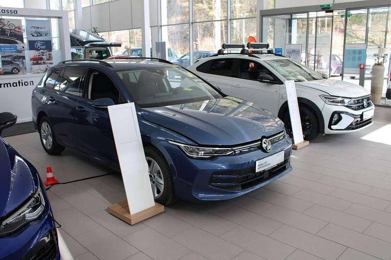 Gebraucht VW Golf VIII 116 PS (85 kW) 2025 Mittelblau  normal Kombi