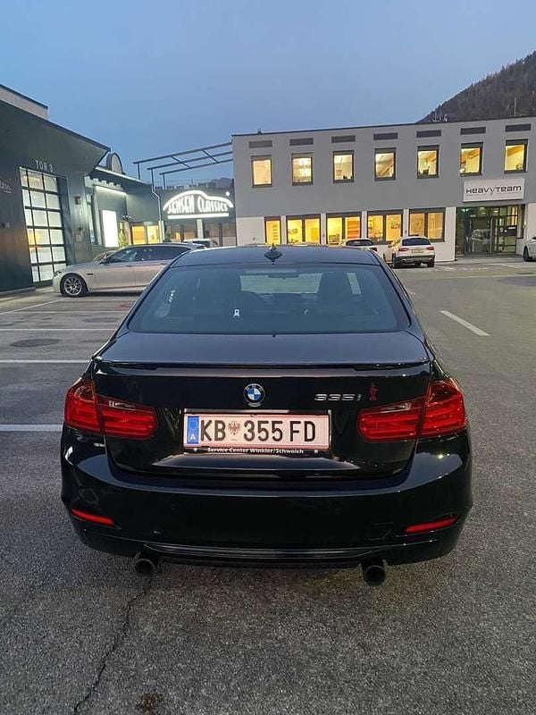 Gebraucht BMW 335 306 PS (225 kW) 2012 Schwarz Limousine