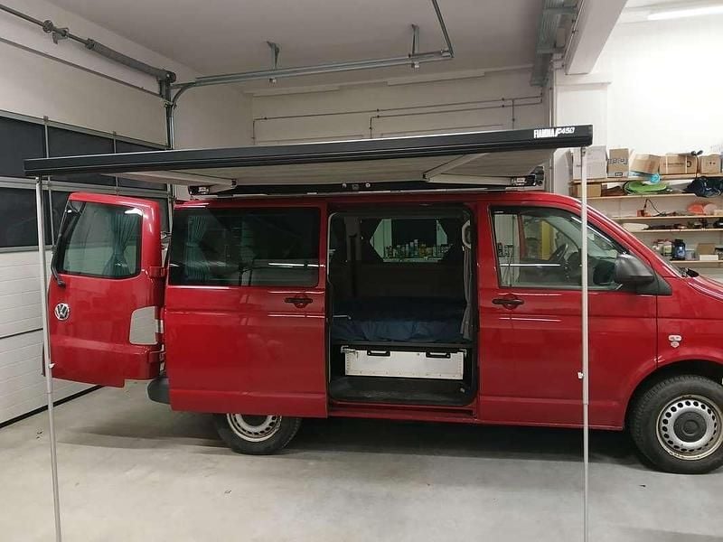 Gebraucht VW T5 Trendline 140 PS (102 kW) 2011 Rot Van