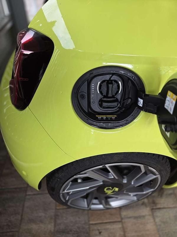 Gebraucht Abarth 500 Scorpionissima 113 kW (154 PS) 2023 Gelb Limousine