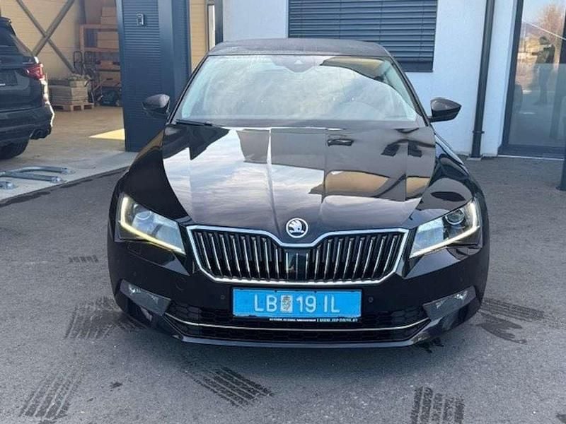 Gebraucht Skoda Superb 120 PS (88 kW) 2017 Schwarz Limousine
