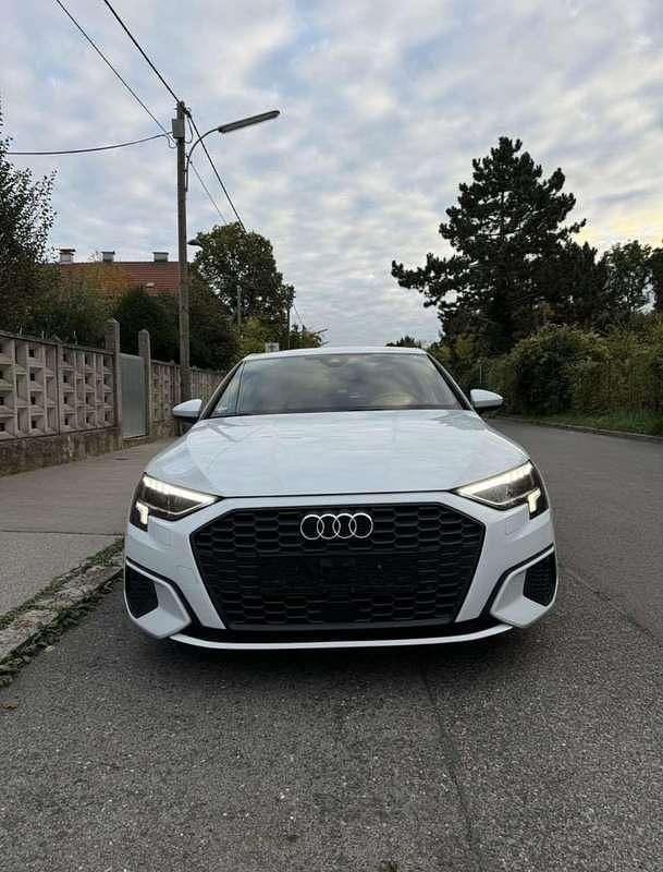 Gebraucht Audi A3 150 PS (110 kW) 2021 Weiß Limousine