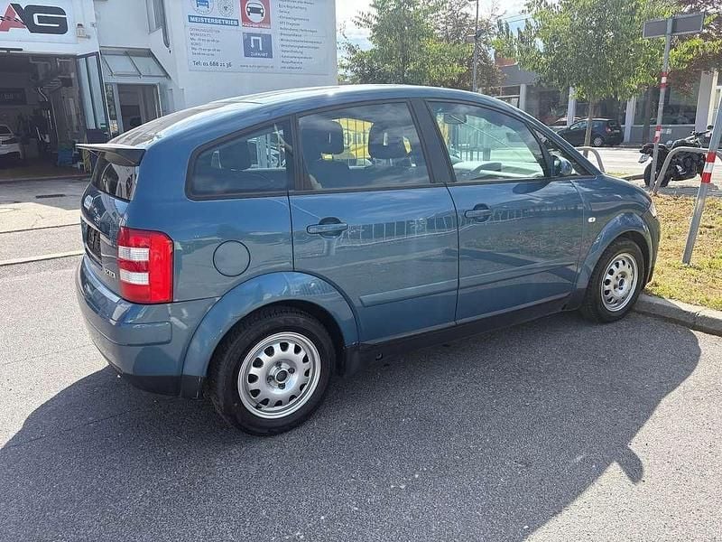 Gebraucht Audi A2 61 PS (44 kW) 2002 Blau Kleinwagen