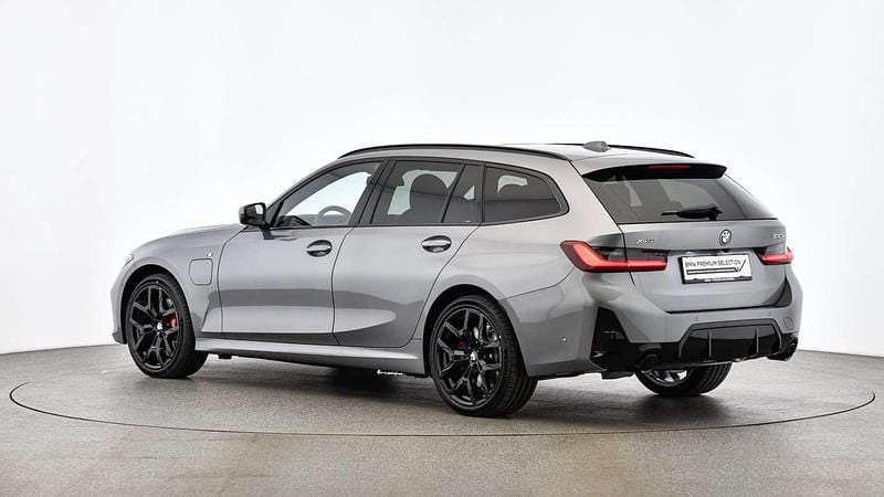 Gebraucht BMW 330e Efficient Dynamics 292 PS (214 kW) 2025 Grau Kombi