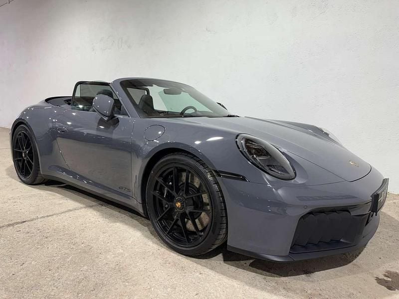 Gebraucht Porsche 992 541 PS (397 kW) 2025 Grau Cabrio