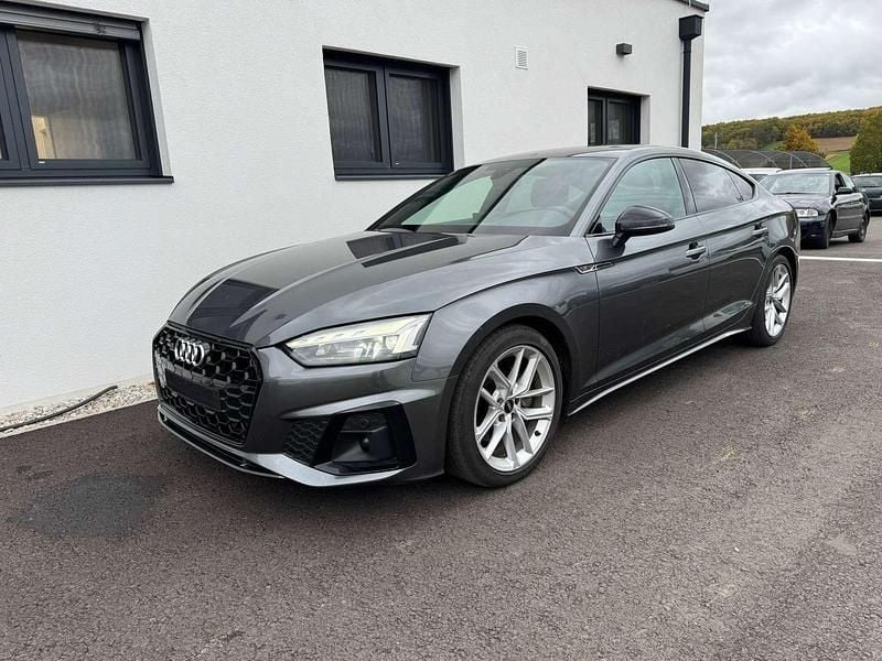 Grau Gebraucht 2022 Audi A5 Comfort Coupé | € 36.990 (Teuer) - Bild 1/4