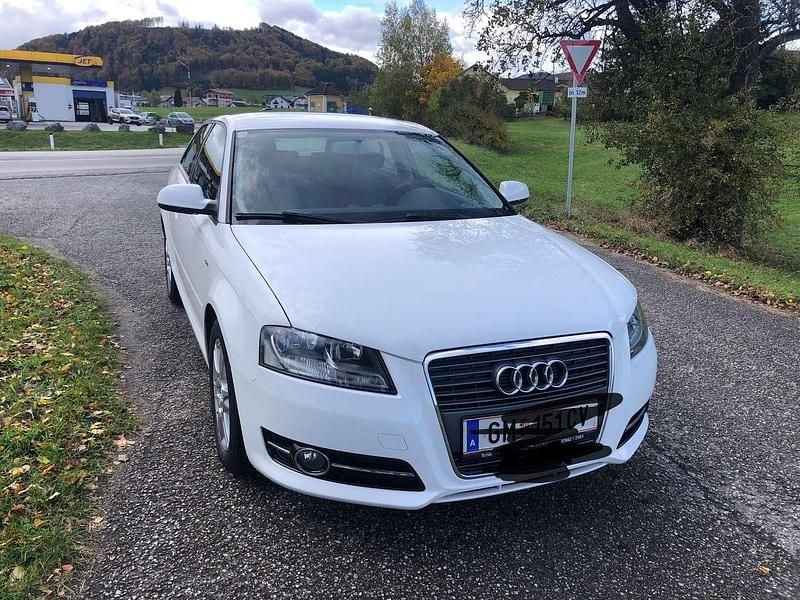 Gebraucht Audi A3 105 PS (77 kW) 2011 Weiß Limousine