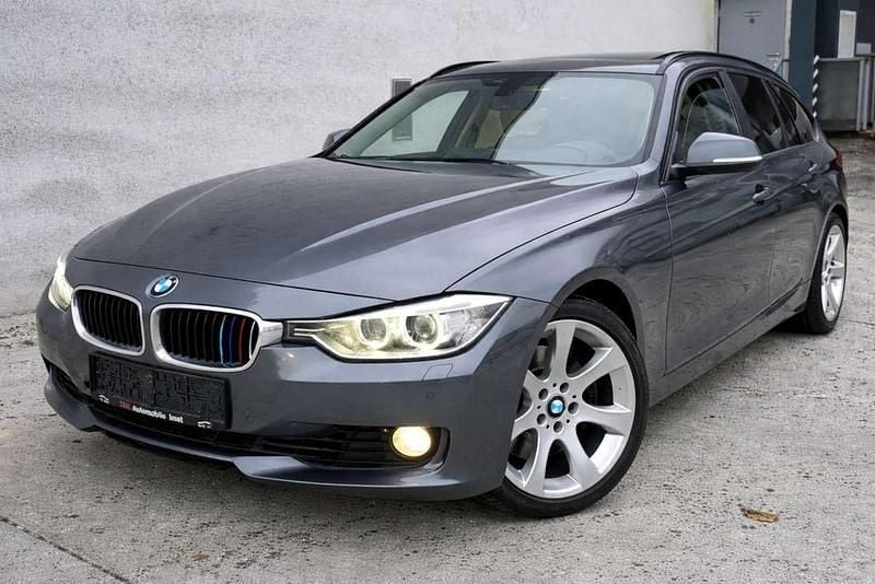 Gebraucht BMW 330 Sport Line 258 PS (189 kW) 2013 Grau Kombi