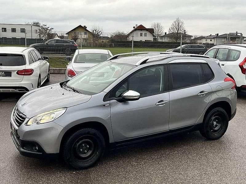Grau Gebraucht 2015 Peugeot 2008 Style SUV | € 9.999 (Fairer Preis) - Bild 1/4