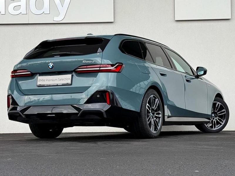 Gebraucht BMW 520 Shadowline 197 PS (144 kW) 2025 Cape york grün Kombi