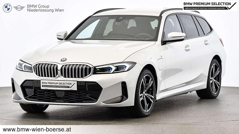 Weiß Gebraucht 2024 BMW 330e Efficient Dynamics Kombi | € 49.392 (Teuer) - Bild 1/4