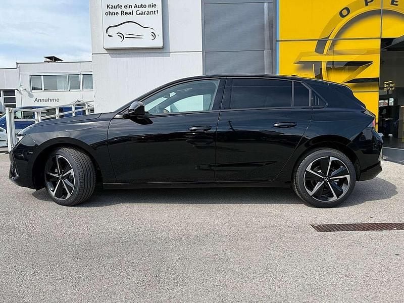 Gebraucht Opel Astra 131 PS (96 kW) 2025 Schwarz Limousine