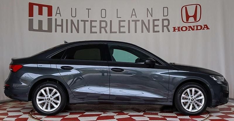 Gebraucht Audi A3 116 PS (85 kW) 2021 Grau Limousine