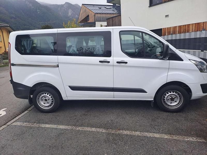 Weiß Gebraucht 2013 Ford Transit Custom Basis Van / Kleinbus | € 7.520 (Fairer Preis) - Bild 1/3