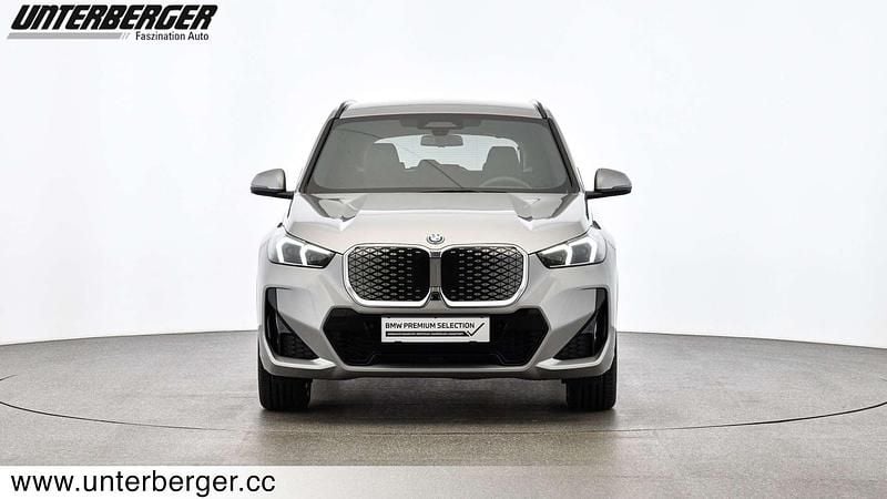 Gebraucht BMW iX1 M Sport 150 kW (204 PS) 2024 Silber SUV