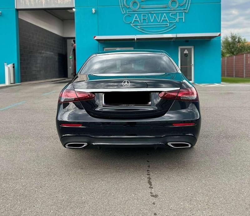 Gebraucht Mercedes E220 AMG line 200 PS (147 kW) 2022 Schwarz Limousine