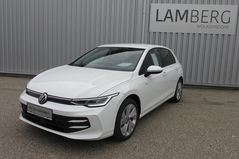 Neu VW Golf VIII 115 PS (84 kW) 2025 Weiss  normal Limousine