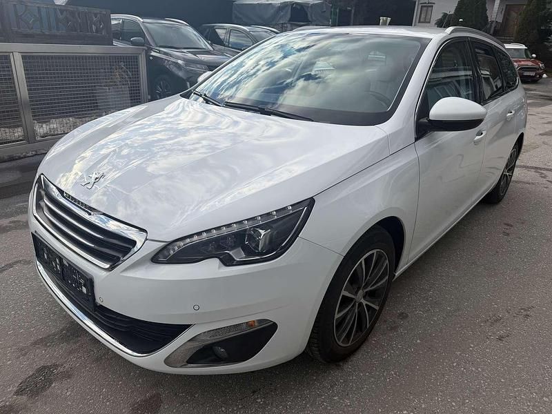 Gebraucht Peugeot 308 Allure 120 PS (88 kW) 2016 Weiß Kombi
