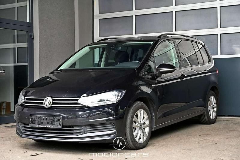 Schwarz Gebraucht 2017 VW Touran Comfortline Van / Kleinbus | € 12.980 (Fairer Preis) - Bild 1/4
