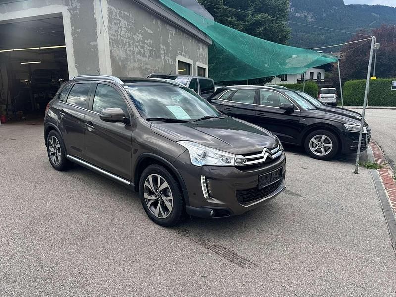 Braun Gebraucht 2015 Citroën C4 Aircross Exclusive SUV | € 12.900 - Bild 1/4