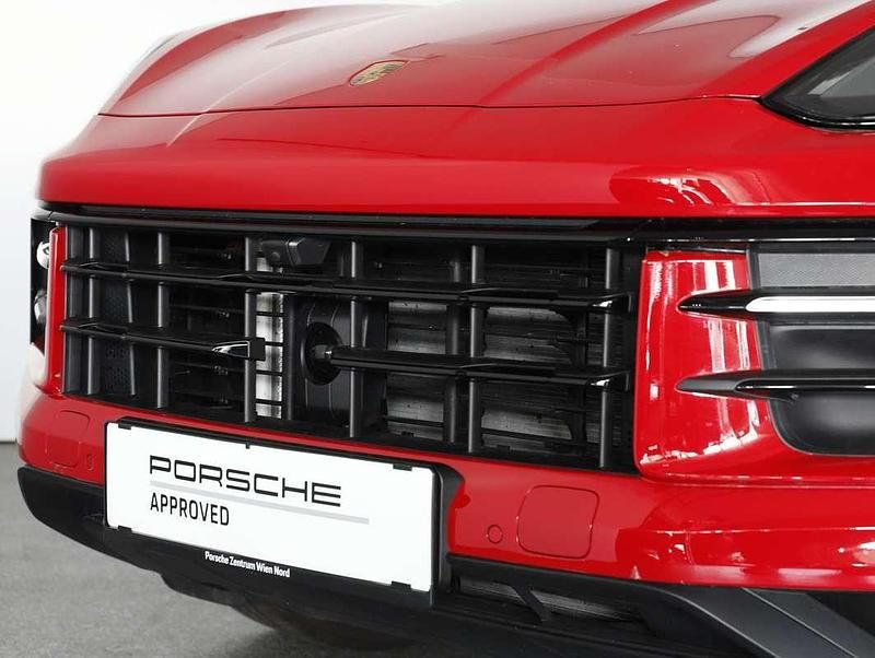 Gebraucht Porsche Cayenne 470 PS (345 kW) 2024 Dunkelrot  metallic SUV