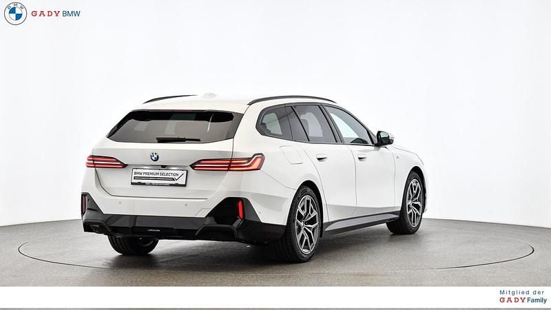 Gebraucht BMW 520 Shadowline 197 PS (144 kW) 2024 Weiß Kombi
