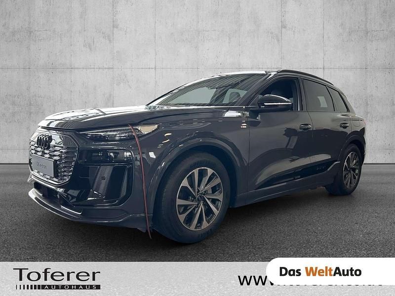 Neu Audi Q6 e-tron Ambiente 284 kW (387 PS) 2025 Hellgrau  metallic SUV