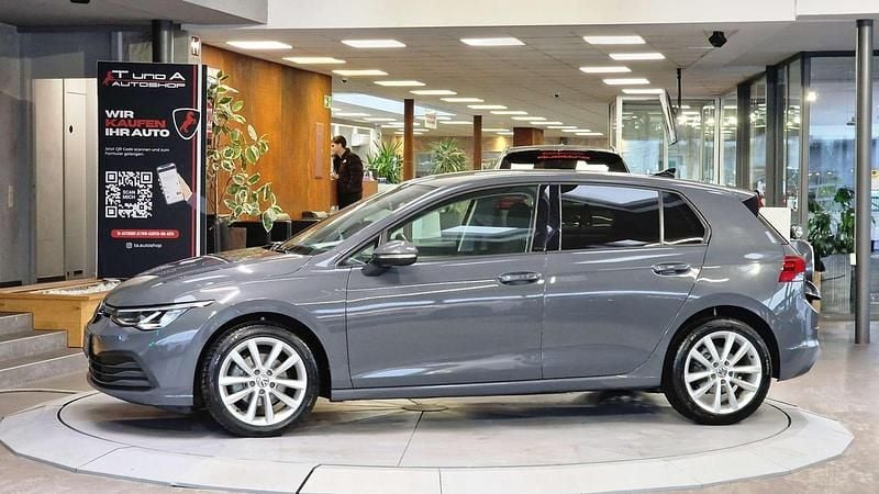 Gebraucht VW Golf VIII 90 PS (66 kW) 2020 Grau Limousine