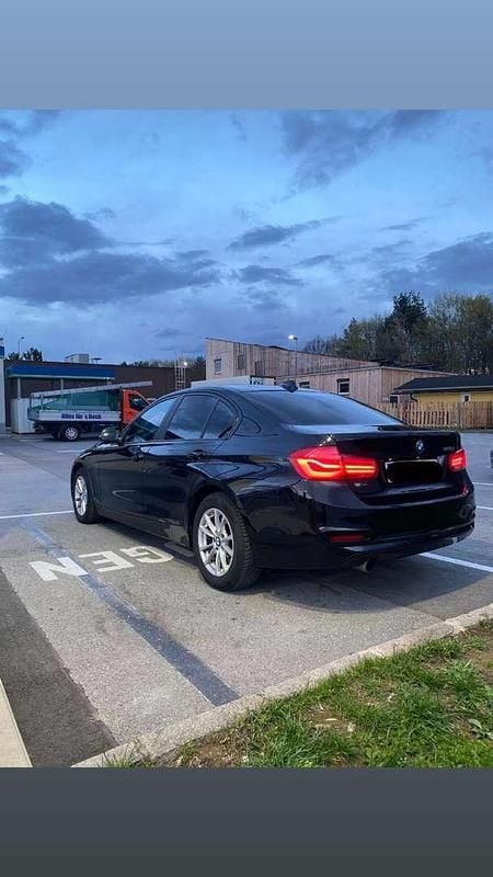 Gebraucht BMW 318 Advantage 150 PS (110 kW) 2017 Schwarz Limousine