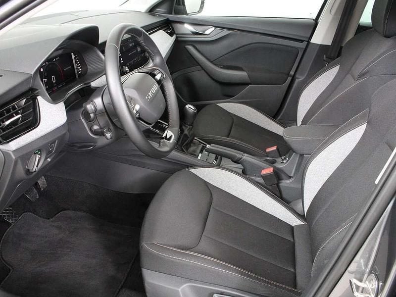Gebraucht Skoda Scala Selection 95 PS (69 kW) 2025 Grau Kleinwagen