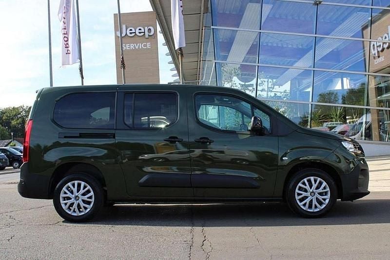 Neu Fiat Doblò 131 PS (96 kW) 2025 Schwarz Van / Kleinbus