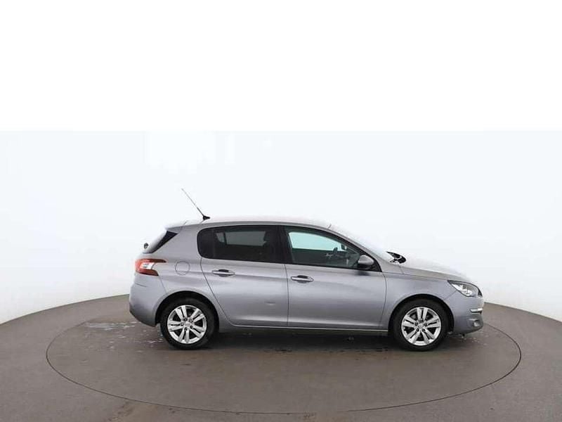 Gebraucht Peugeot 308 Active 120 PS (88 kW) 2016 Grau Limousine