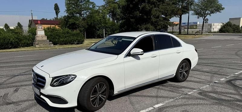 Gebraucht Mercedes E220 Avantgarde 194 PS (142 kW) 2018 Limousine
