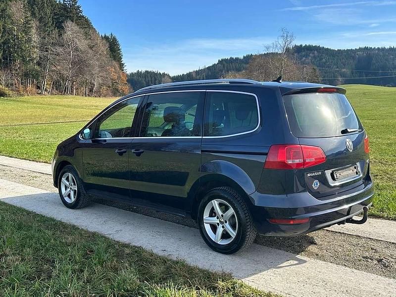 Gebraucht VW Sharan 140 PS (102 kW) 2014 Blau Van / Kleinbus