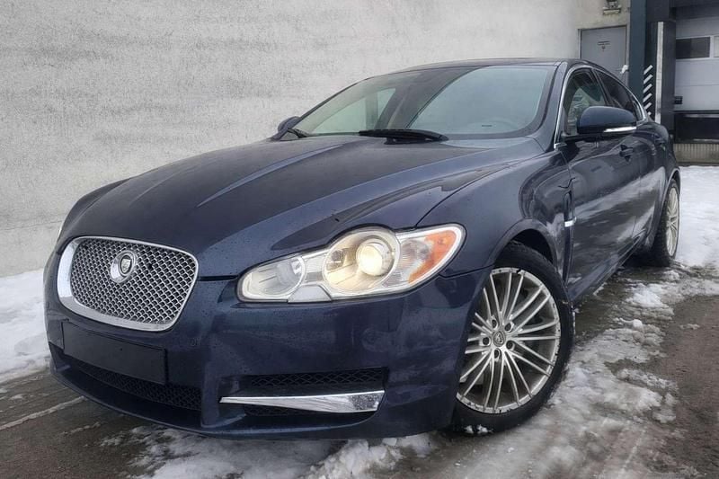 Gebraucht Jaguar XF Premium Luxury 211 PS (155 kW) 2010 Blau Limousine