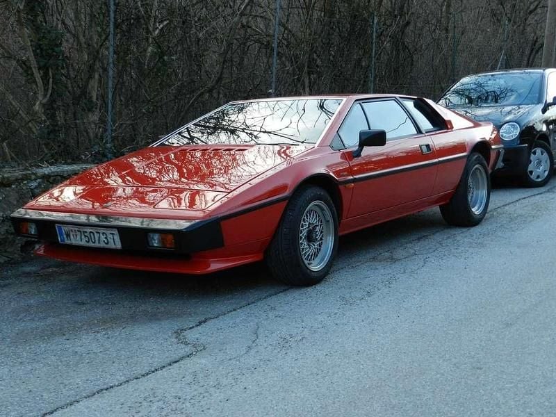 Rot Gebraucht 1983 Lotus Esprit Coupé | € 50.000 - Bild 1/4