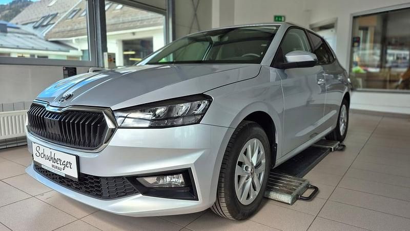 Gebraucht Skoda Fabia Ambition 80 PS (58 kW) 2023 Silber  metallic Kleinwagen