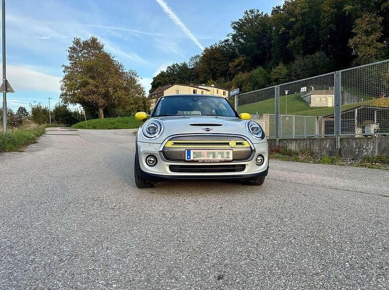 Gebraucht Mini Cooper SE 135 kW (184 PS) 2019 Silber Kleinwagen