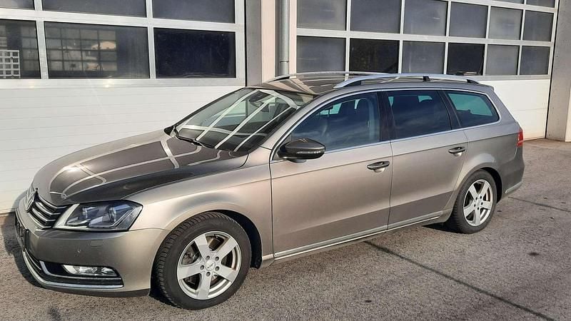 Gebraucht VW Passat 140 PS (102 kW) 2012 Gold Kombi